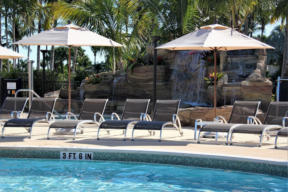 Fiberlite Las Olas 7.5' Market Umbrella - FL7.5SM