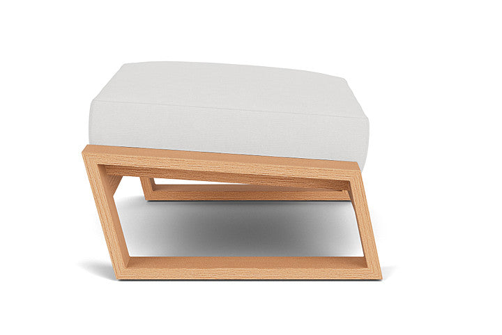 Lloyd Flanders Pursuit Ottoman 452017