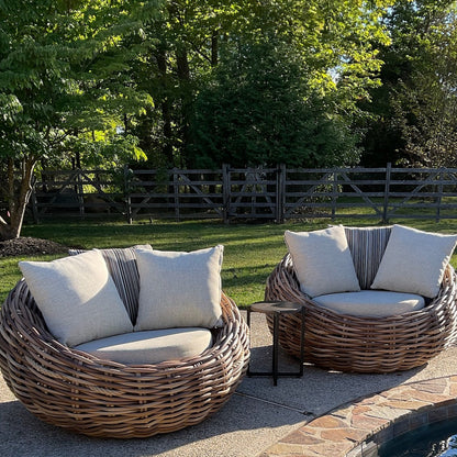 Alfresco Home Cocoon  Outdoor Lounge Chair with 3 Throw Pillows - 40-18011B1-LC