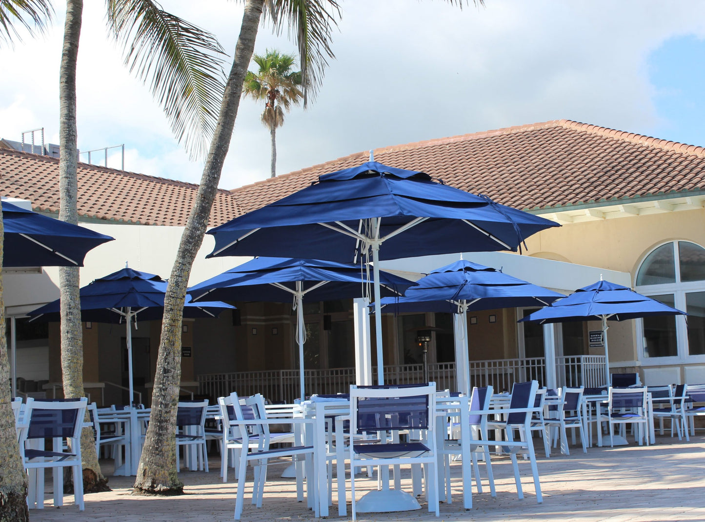 Fiberlite South Beach 7.5' Heavy-Duty Market Umbrella - FL7.5PM