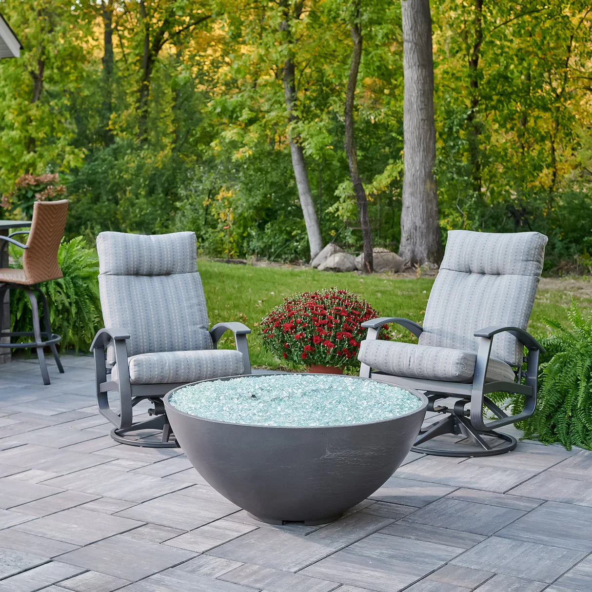 The Outdoor GreatRoom Company Midnight Mist Cove Edge 42" Round Gas Fire Pit Bowl - CV-30EMM