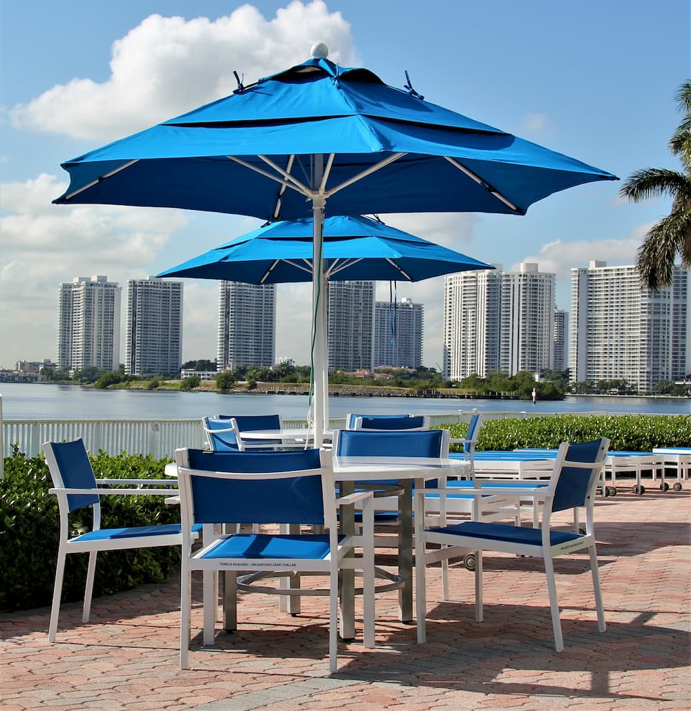 Fiberlite South Beach 7.5' Heavy-Duty Market Umbrella - FL7.5PM