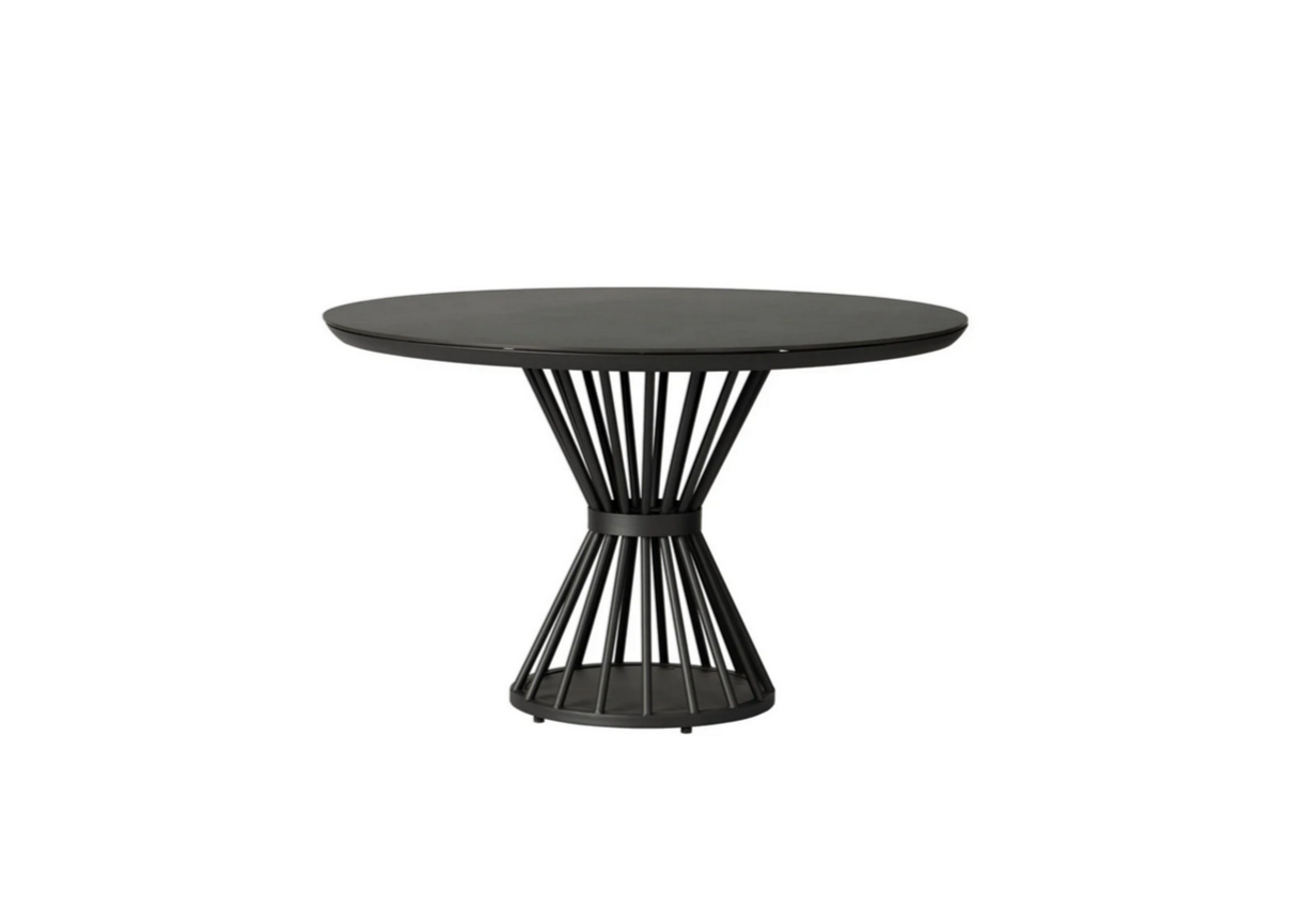 Lloyd Flanders Escape 47" Round Dining Table - 309048