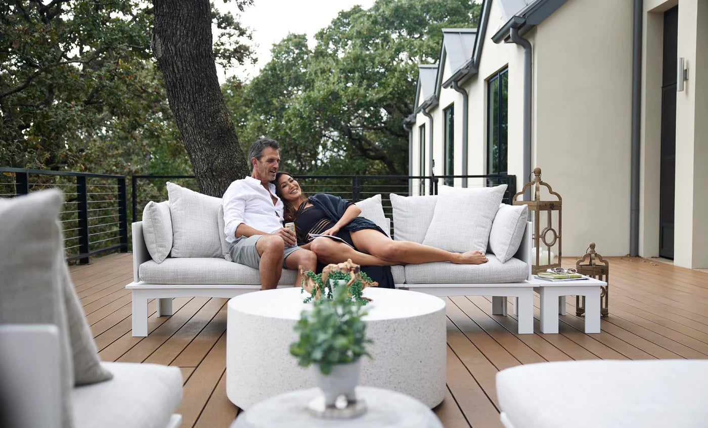 Ledge Lounger Mainstay Sectional Relaxed Middle (Available in 8 Resin Colors & 19 Fabrics) -LL-MS-SR-M-WH-STD-4636