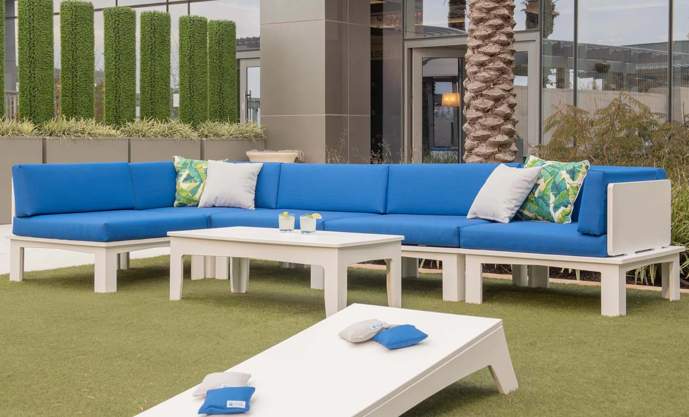 Ledge Lounger Mainstay Sectional Middle (Available in 8 Resin Colors & 19 Fabrics) - LL-MS-S-M-SET-WH-STD-4636