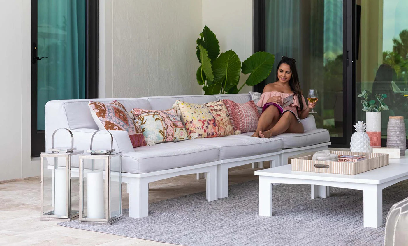 Ledge Lounger Mainstay Sectional Middle (Available in 8 Resin Colors & 19 Fabrics) - LL-MS-S-M-SET-WH-STD-4636