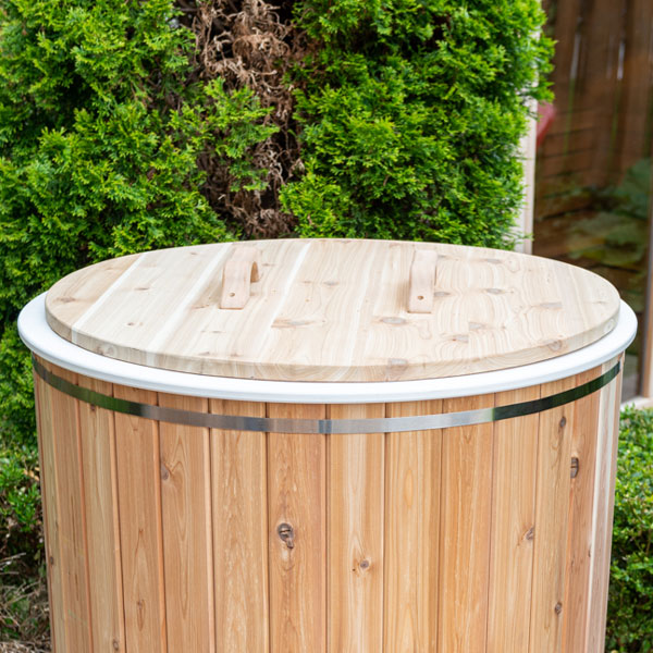 LeisureCraft Baltic Plunge Tub - CT33BP