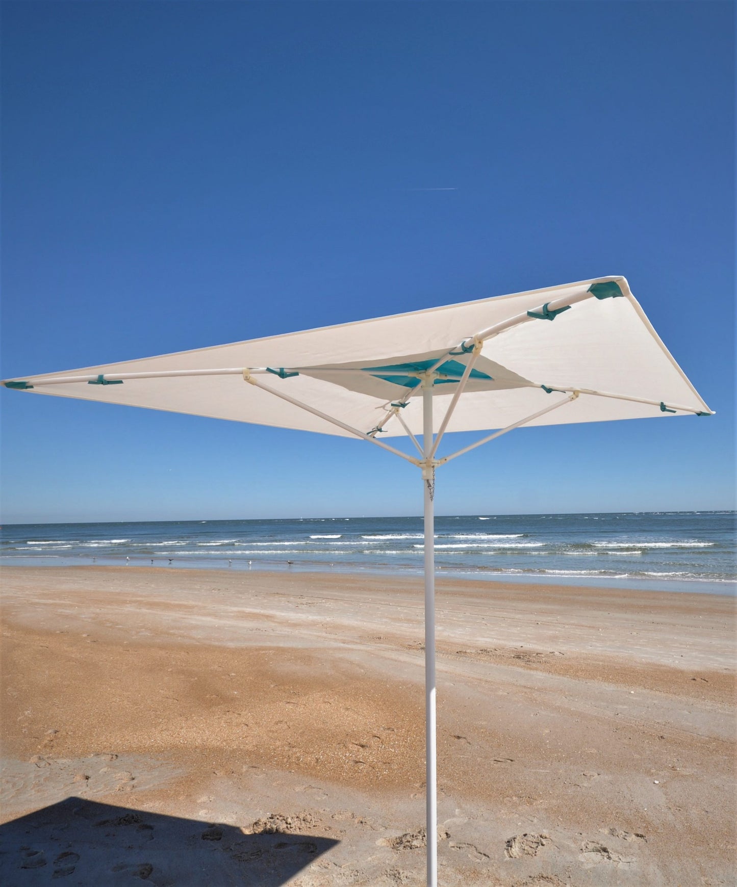 Fiberlite Latitiude 9.0' Square Heavy-Duty Market Umbrella - SB9LSQ